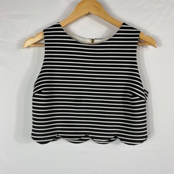 Necessary Objects Striped Scallop Crop Top Size M Black - Picture 1 of 10